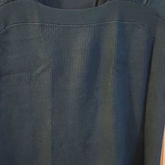 Teal short sleeved dressy knit with boxy neckline. Sort gentle knit - Picture 2 of 6